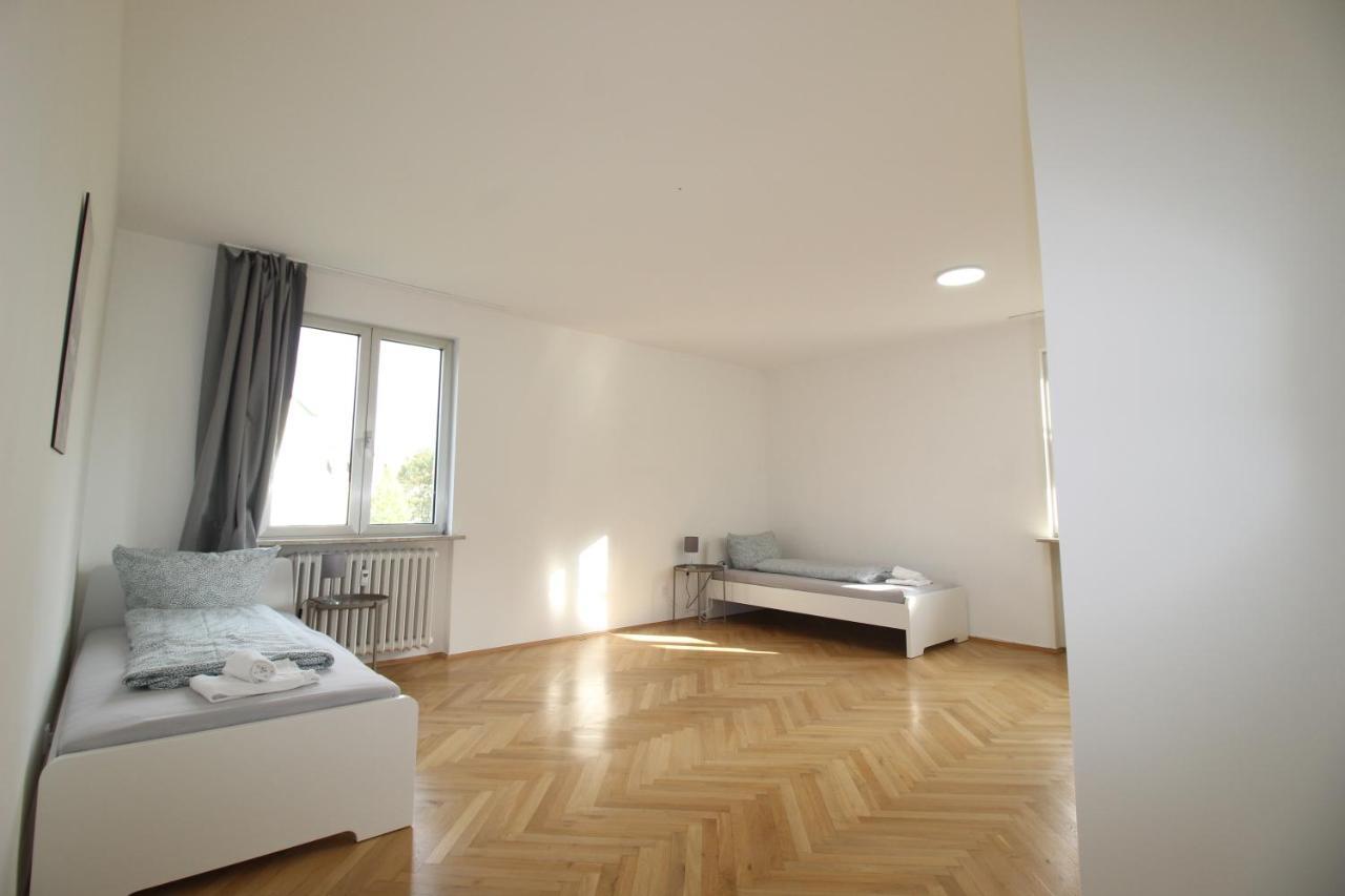 Apartmenthaus Kitzingen - Grosszuegige Wohnungen Fuer Je 6 Personen Mit Balkon Экстерьер фото